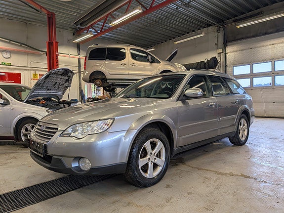 Subaru Legacy 9 of 21