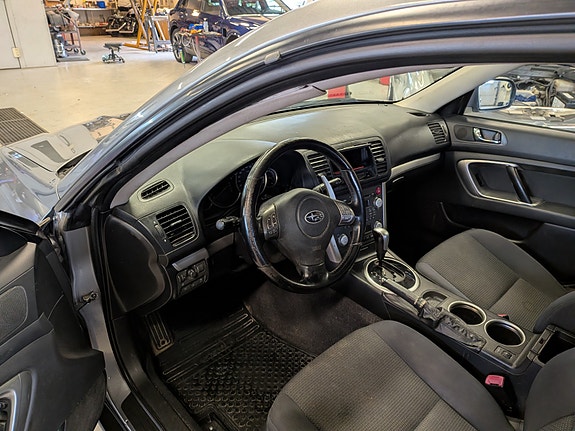 Subaru Legacy 19 of 21