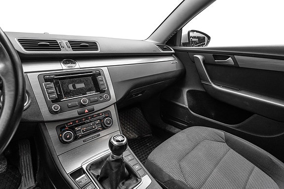 Volkswagen Passat 12 of 22