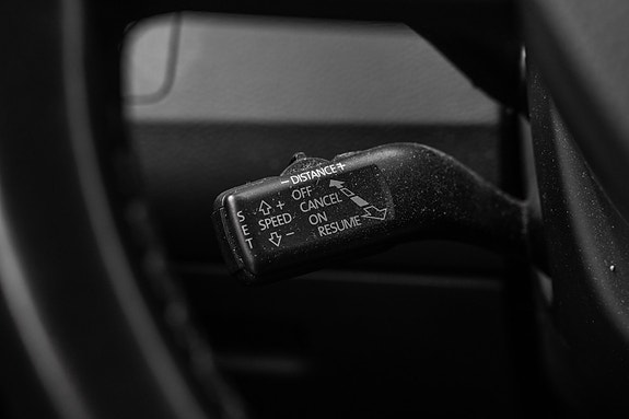 Volkswagen Passat 17 of 22