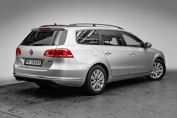 Volkswagen Passat 9 of 22