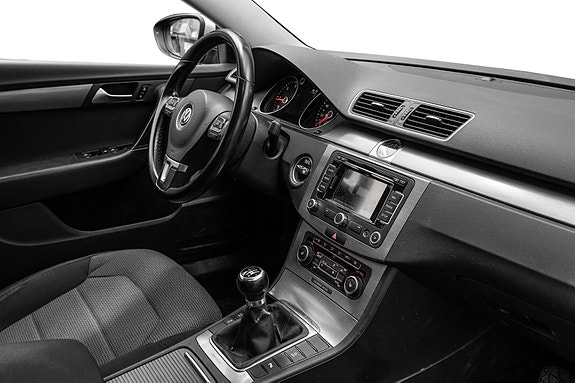 Volkswagen Passat 22 of 22