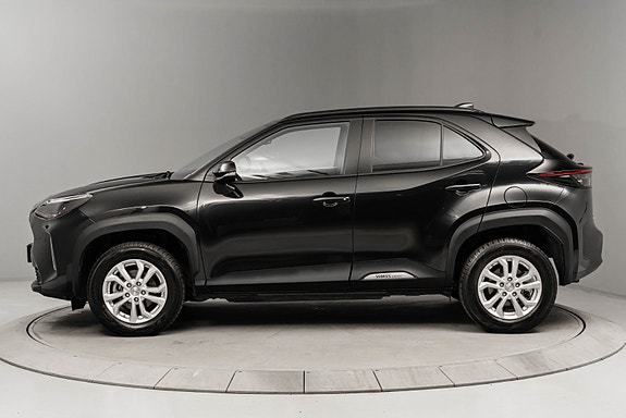 Toyota Yaris Cross 2 of 25