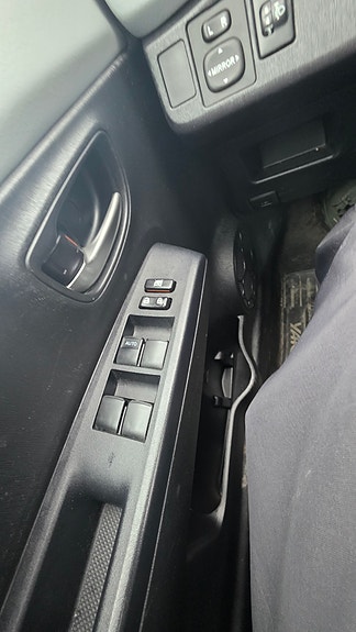 Toyota Yaris 12 of 19