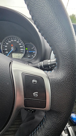 Toyota Yaris 13 of 19