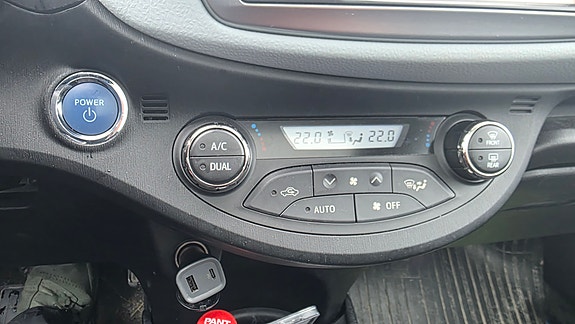 Toyota Yaris 16 of 19