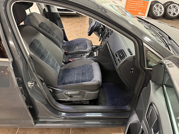 Volkswagen Golf VII 30 of 30