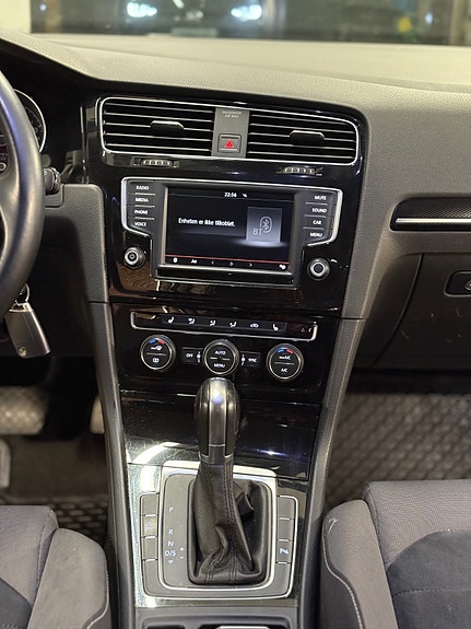 Volkswagen Golf VII 24 of 30
