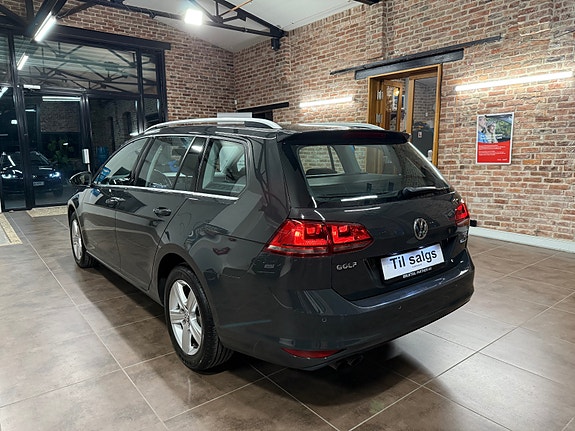Volkswagen Golf VII 10 of 30