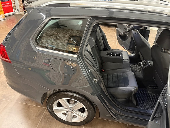 Volkswagen Golf VII 28 of 30
