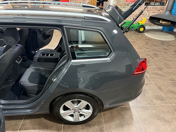 Volkswagen Golf VII 26 of 30