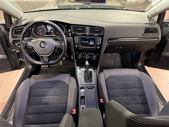 Volkswagen Golf VII 22 of 30