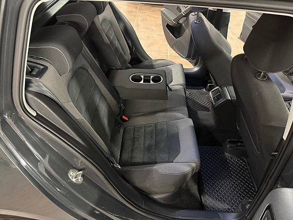 Volkswagen Golf VII 29 of 30