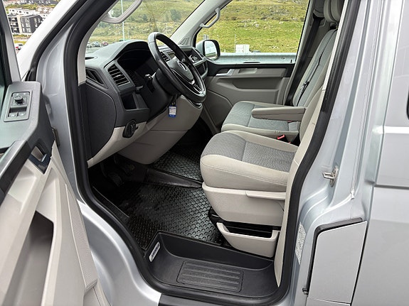 Volkswagen Caravelle 11 of 30