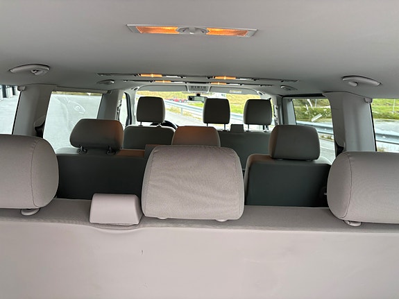 Volkswagen Caravelle 16 of 30