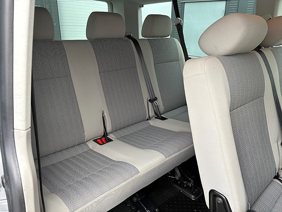Volkswagen Caravelle 23 of 30