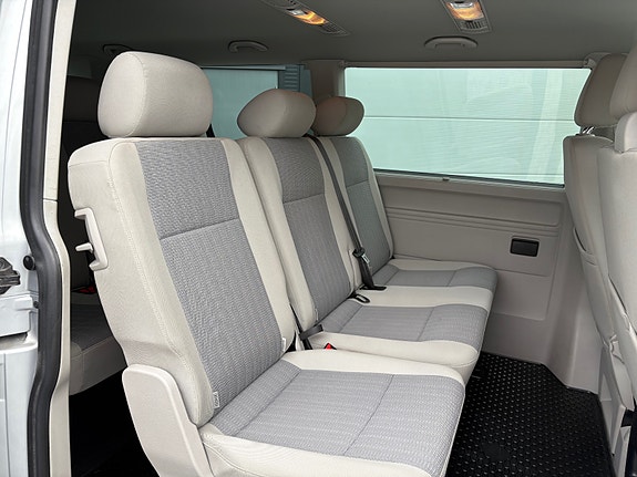 Volkswagen Caravelle 22 of 30