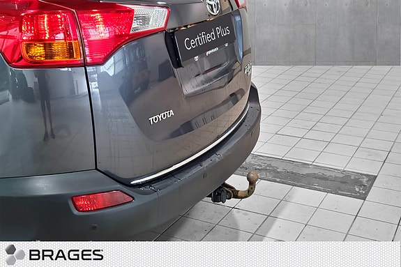Toyota RAV4 18 of 23