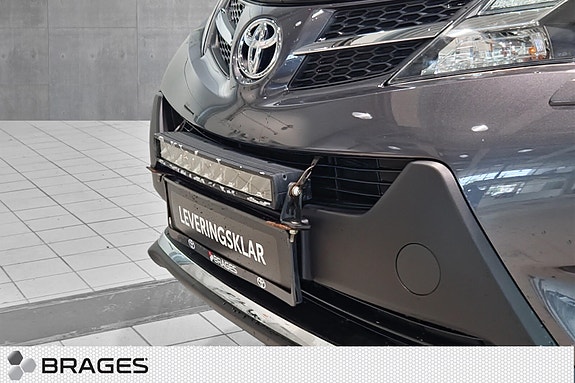 Toyota RAV4 16 of 23
