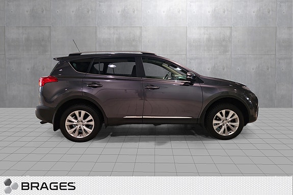 Toyota RAV4 5 of 23