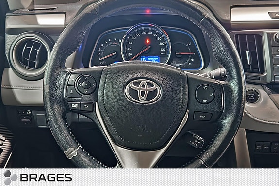 Toyota RAV4 15 of 23
