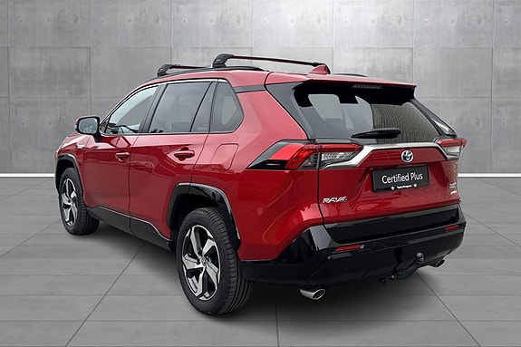 Toyota RAV4 3 of 19