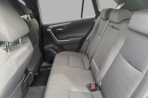 Toyota RAV4 16 of 19