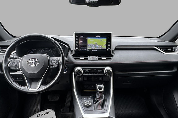 Toyota RAV4 9 of 19
