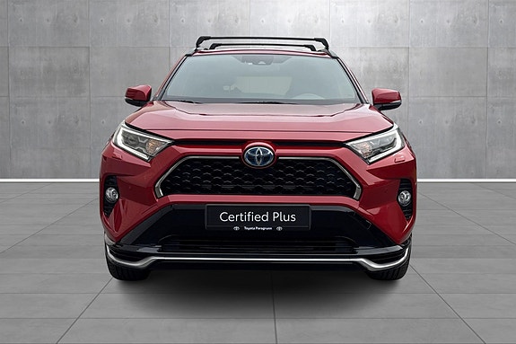 Toyota RAV4 8 of 19