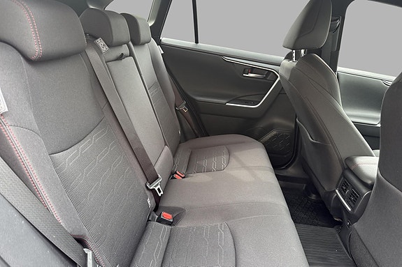 Toyota RAV4 17 of 19