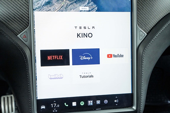 Tesla Model X 26 of 30