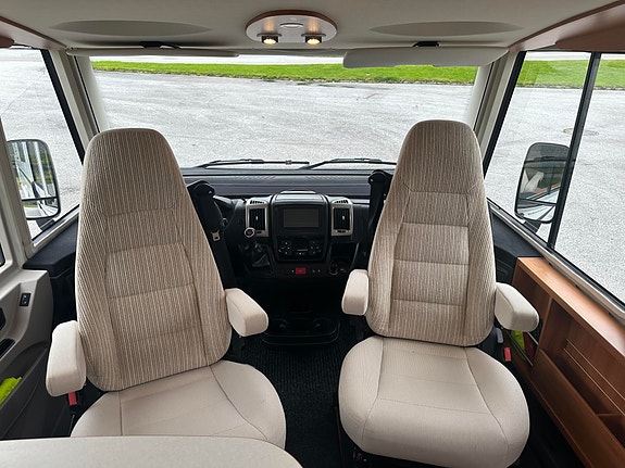 Hymer  Exsis I 588 8 of 30