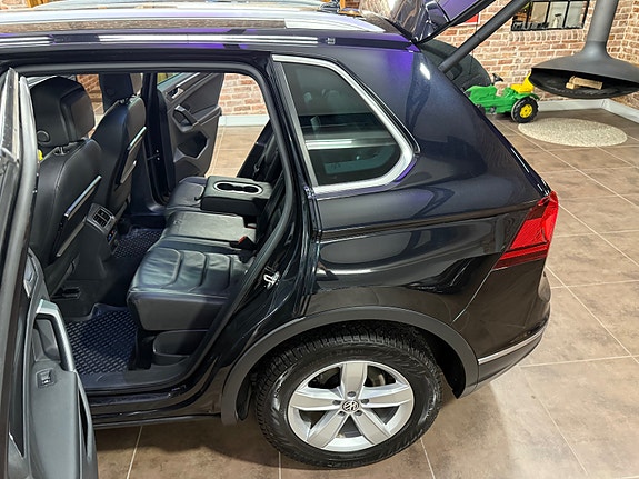Volkswagen Tiguan 30 of 30