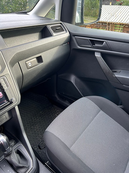 Volkswagen Caddy 10 of 15