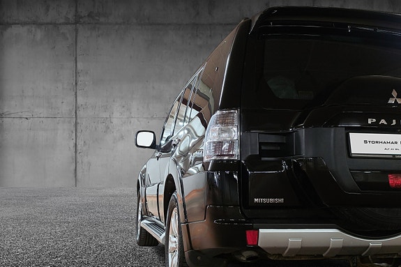 Mitsubishi Pajero 8 of 30