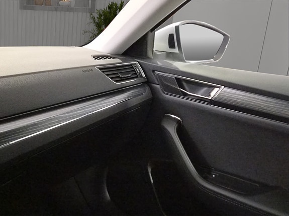 Skoda Superb 18 of 25
