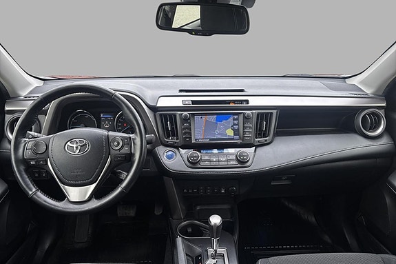 Toyota RAV4 10 of 19