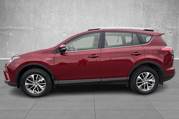 Toyota RAV4 2 of 19