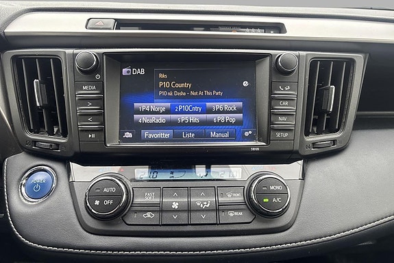 Toyota RAV4 14 of 19