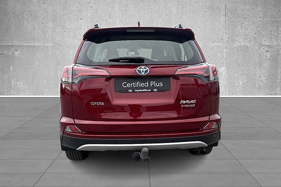 Toyota RAV4 4 of 19