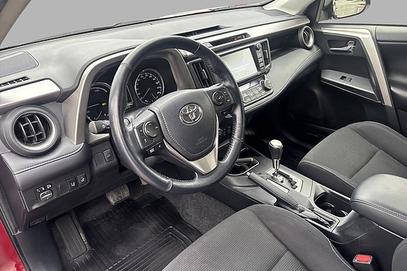Toyota RAV4 9 of 19