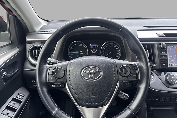 Toyota RAV4 11 of 19