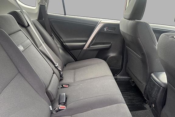 Toyota RAV4 17 of 19