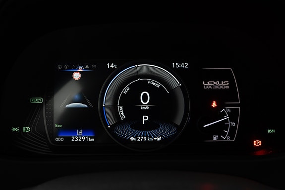 Lexus UX300e 30 of 30