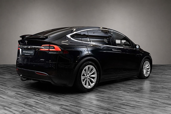 Tesla Model X 6 of 30