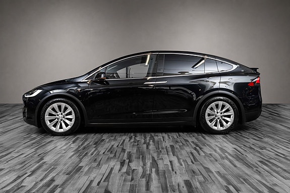 Tesla Model X 3 of 30
