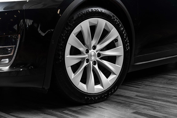 Tesla Model X 2 of 30