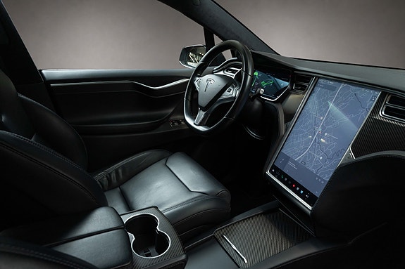 Tesla Model X 22 of 30