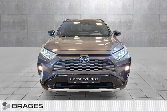 Toyota RAV4 8 of 22