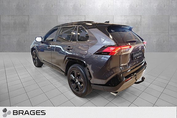 Toyota RAV4 3 of 22